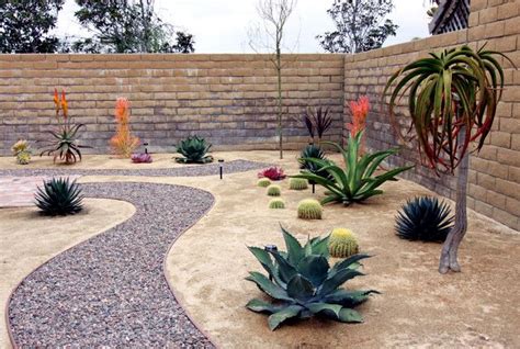 Creative Ideas On How To Use The Sand On Garden Design Desert