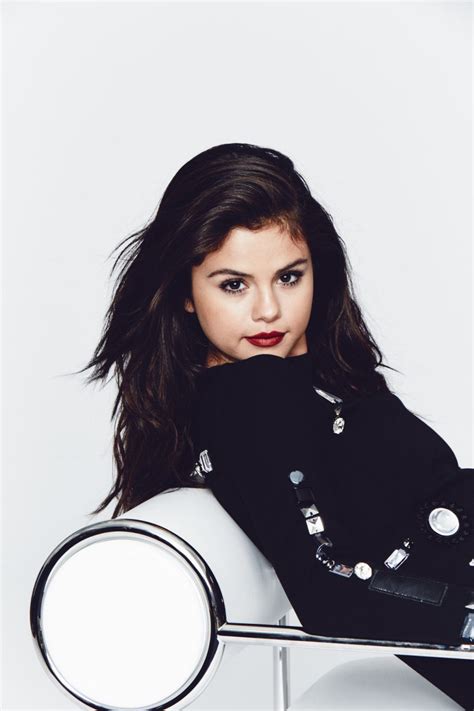 Selena dizisi resmi dailymotion kanalıdır. Selena Gomez Hot - The Fappening Leaked Photos 2015-2019