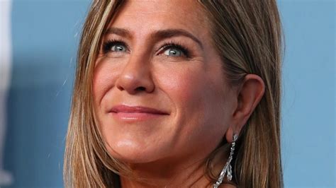Jennifer Aniston Auctions Off Nude Portrait For Coronavirus Relief