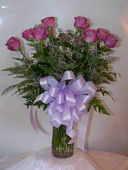 Cool Water Roses Classic Dozen Roses In A Vase With Filler Greens And