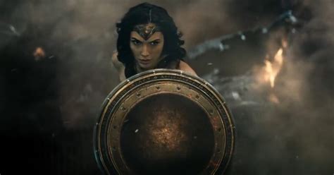 Why Wonder Woman Is A Feminist Icon Popsugar Celebrity
