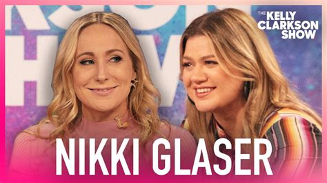 Nikki Glaser Sang Kelly Clarkson Karaoke To Cope During Quarantine