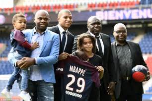 Priliku za popravni imaće narednog utorka u. Kylian Mbappe trains with Neymar and Paris Saint-Germain | Daily Mail Online
