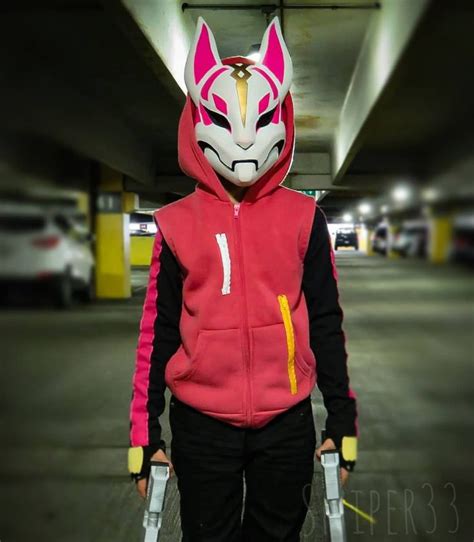 Got everything you will need for halloween day. DIY Fortnite Drift Costume | Kostüme selber machen ...