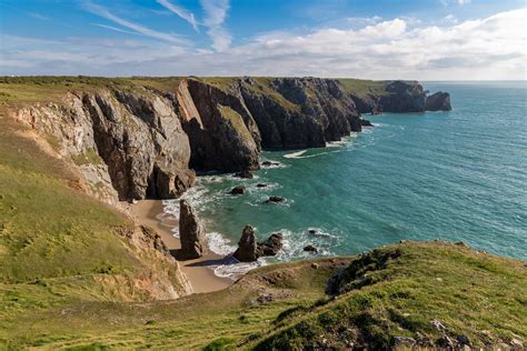 It is bordered by england to the east, the irish sea to the north and west. Wandern in Wales - 6-tägige Moderate Pembrokeshire Coast ...