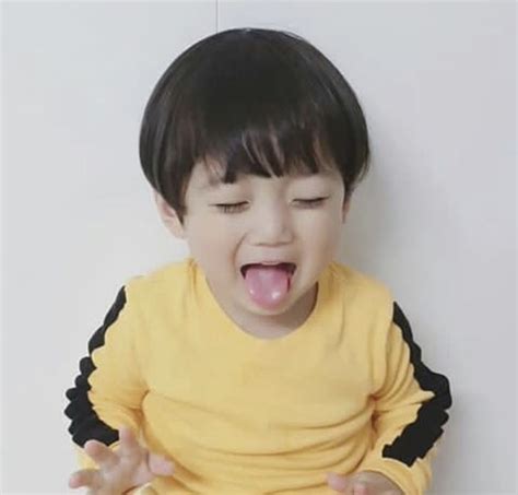 Pin By R A C H E L On Asian Babies Ulzzang Kids Cute Asian Babies