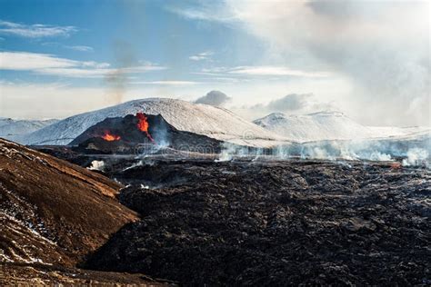 Fagradalsfjall Vulkaanuitbarsting Ijsland Stock Afbeelding Image Of Ijslands Landschap