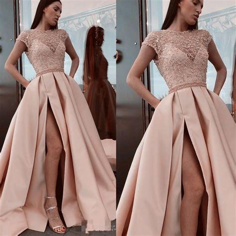Cap Sleeve Champagne Prom Dresses Long Beaded Lace Appliqué Elegant Satin Prom Gown With Pockets