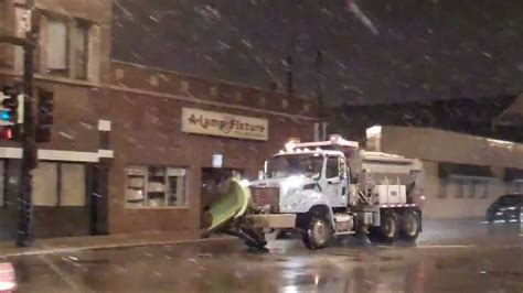 City Of Chicago Snow Plow Truck Youtube