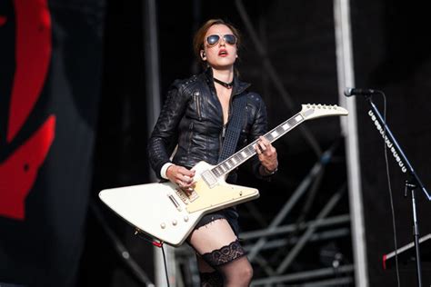 Lzzy Hale Shares The Date Of Halestorms Special Virtual Concert