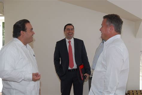 Pin en 18 07 2011 - El gobernador Javier Duarte asiste a Reunión con
