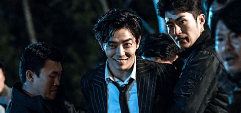 A drama centered around the police of a 112 emergency call center. Korean Actor Kim Jae Wook Picture Gallery