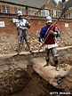 Richard III dig: Tests on bones continue - BBC News