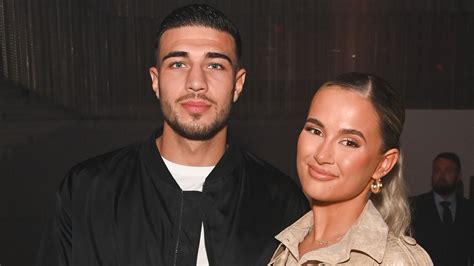 love island stars molly mae hague and tommy fury announce pregnancy