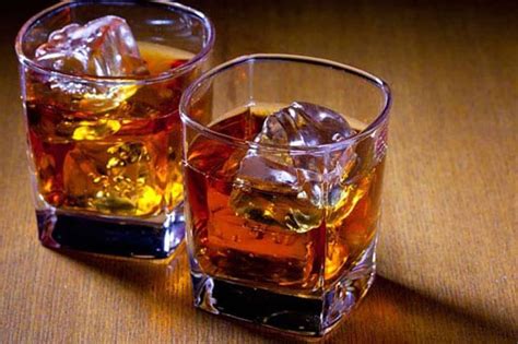 The alcohol ban was lifted on 17 august. Thieves Crash into Liquor Shop in South Africa, Decamp ...