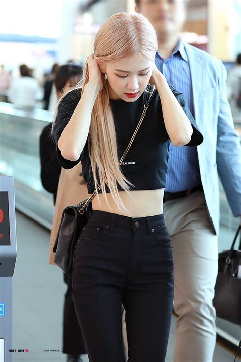 Rosé Pics On Twitter Rosé Outfit Fashion Rose Outfits