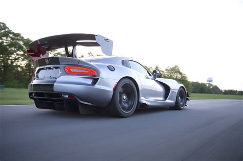 2016 Dodge Viper Acr Fast Racetrack Snake That Goes On The Street