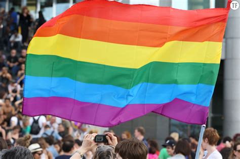 Homophobie Une Enqu Te Accablante Sur Les Discriminations En France Terrafemina