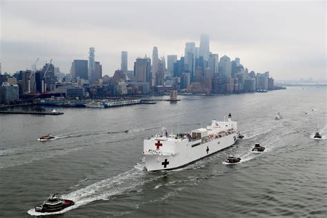 Images Usns Comfort Arrives In New York Harbor Maritime And Salvage