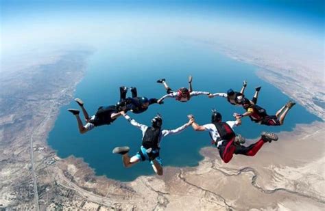 سكاي دايف دبي مغامرة القفز المظلي لأصحاب القلوب الجريئة الرحالة