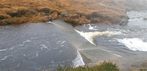 How Would This Concrete Weir Have Been Built In A Fast Flowing River