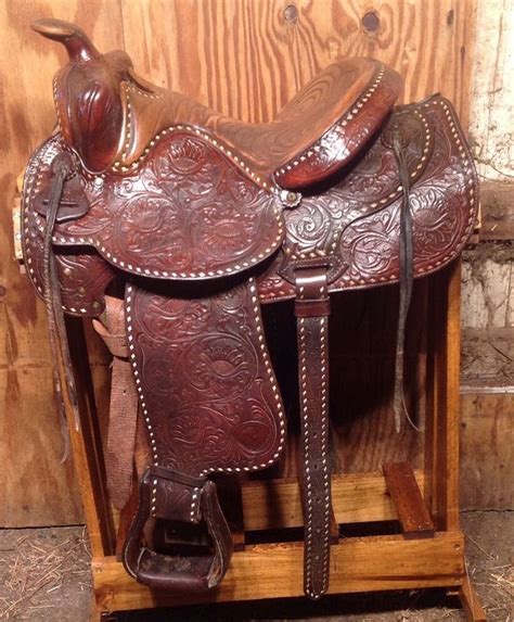 Vintage Hereford Brand Western Saddle With Back Rigging 15 Inch Seat