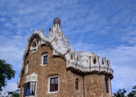 Pambansang alagad ng sining sa arkitektura. The Best Works of Antonio Gaudí in Barcelona