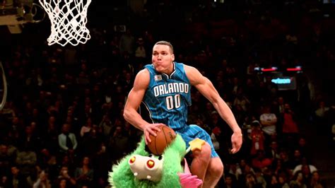 They should let jones and gordon dunk and then they hold up a piece of paper with the name of who they. Awesome Slow Motion of Aaron Gordon's 2016 Slam Dunk Contest! - YouTube