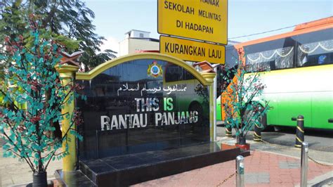 Roomstay rantau panjang(d'villa has'nor)enjoy your stay in this cozy, newly remodeled roomstay located in rantau panjang. Rantau Panjang traders awaken from long 'slumber'