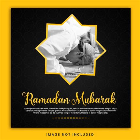 Premium Psd Ramadan Mubarak Social Media Post