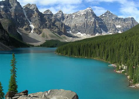 Морейн прекрасное высокогорное озеро в Канаде Вокруг Света