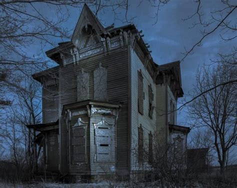 These Haunting Images Of Abandoned Houses Will Send Chills Down Your