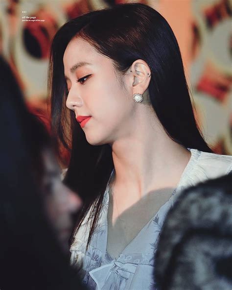 Proof That Blackpink Jisoos Side Profile Is One Of The