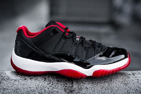 しておりま Nike Nike Air Jordan 11 Bred Black Red 28cmの通販 By Marshalls
