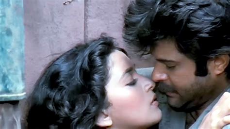 Anil Kapoor Rescues Madhuri Dixit Tezaab Action Scene 16 20 Youtube