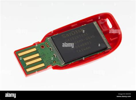 Closeup View Of Sandisk Usb Flash Drive Chip Stock Photo Alamy