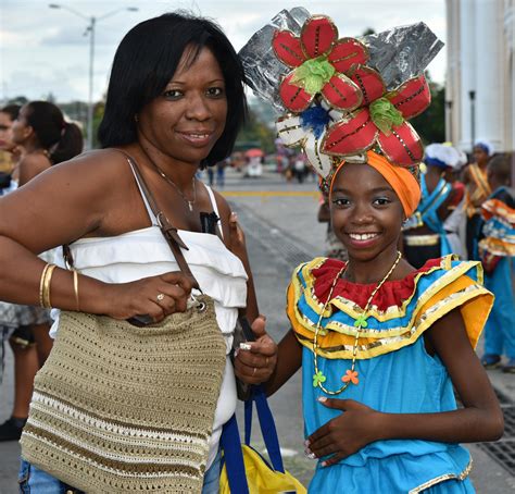 Carnaval Infantil 30 Foto And Bild World Indoor Menschen Bilder Auf