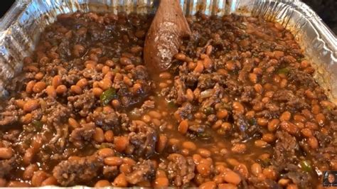 My family loves the dark colored baked beans at bbq restaurants down here but i have been unable to find a similar recipe. How to make Baked Beans with Ground beef - Home Of The Best Chicken, Beef, Drink and Meal Recipes