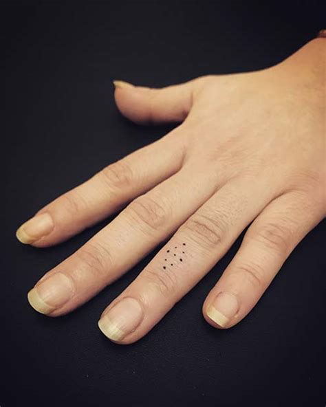 43 Cool Finger Tattoo Ideas For Women Page 4 Of 4 Stayglam