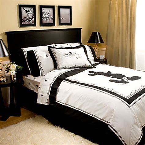 This page contains affiliate links. Sophisticated Mickey Bedroom | Mickey mouse bedroom ...