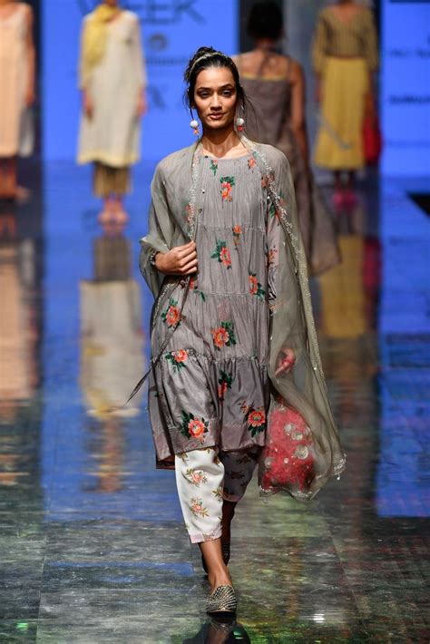 Shades Of India At Lakmé Fashion Week Summerresort 2020 Vogue India Lakme Fashion Week