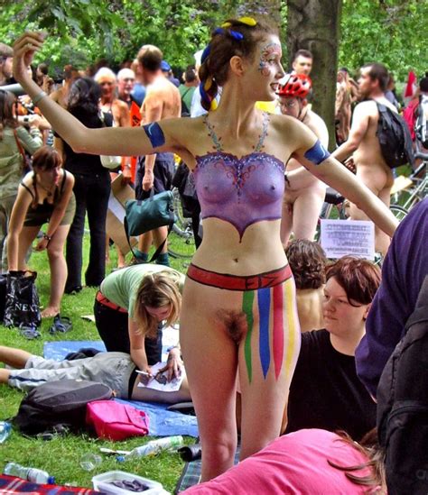 Hairy Babe Gets Painted In The Park Pussyplease