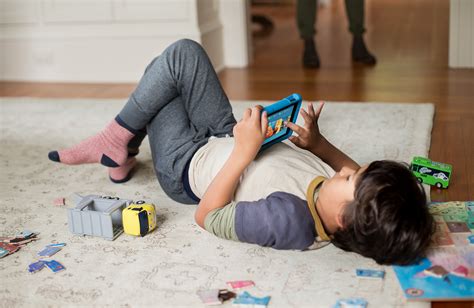 How Parents Can Protect Their Children When Playing Mobile Games