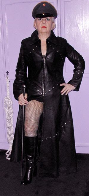 London Mistress Sapphire Superior London Dominatrix