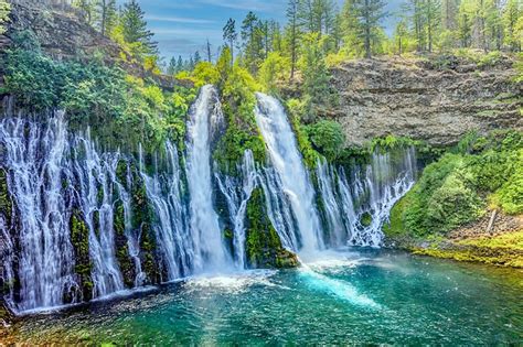 Beautiful Waterfalls Around The World