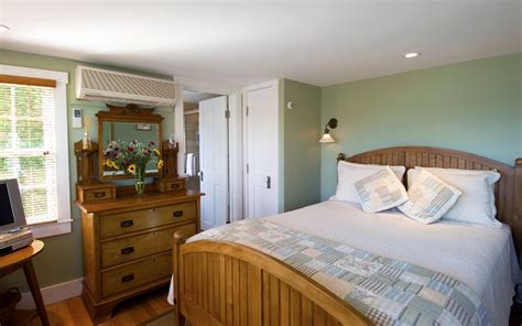 Cape Cod Lodging Guest Rooms Revere Guest House