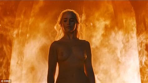 Game Of Thrones Emilia Clarke Reacts To Her Spectacular