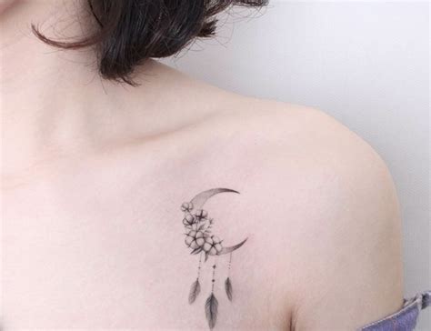 Hier finden sie tattoo vorlagen für alle arten von tattoos: Halbmond Tattoo: Welche Bedeutung steckt dahinter und ...