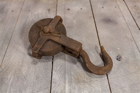 Vintage Cast Iron Wood Pulley Rustic Primitive Barn Farmhouse Pulley