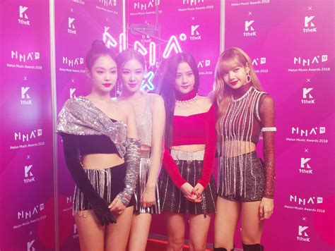 The award ceremony will also air live around the world on jtbc, 1thek, and kakao tv. Les stars de K-Pop prennent la pose dans le photobooth des ...